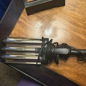 Pro Artist 24K Gold 3 Barrel Hair Waver